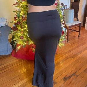 MAXI SKIN TIGHT SKIRT.